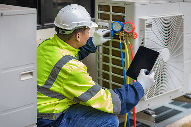Professional Hvac technician working in North Robinson, OH